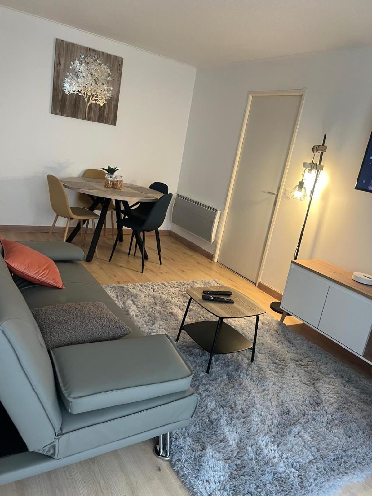 Champion Suites Sarcelles Eksteriør billede