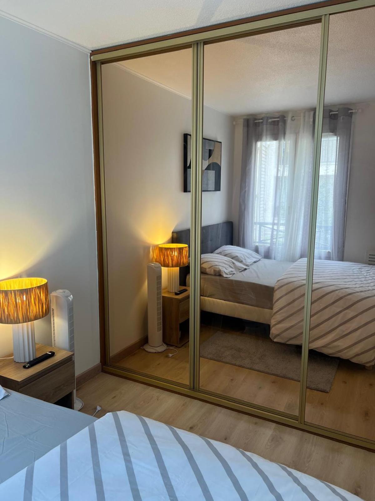 Champion Suites Sarcelles Eksteriør billede