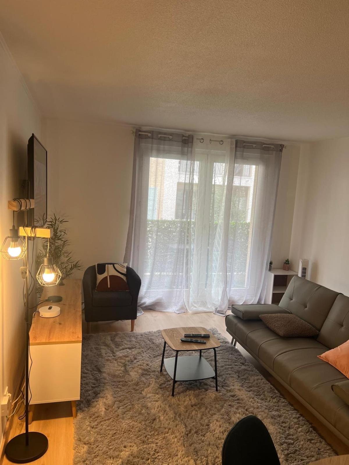 Champion Suites Sarcelles Eksteriør billede