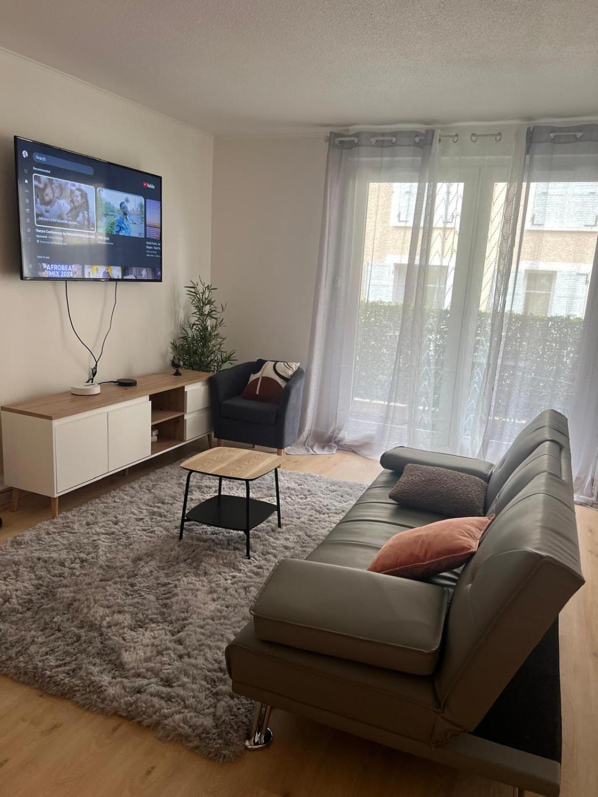 Champion Suites Sarcelles Eksteriør billede