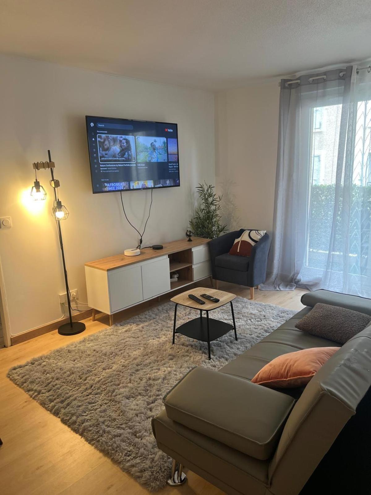 Champion Suites Sarcelles Eksteriør billede